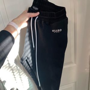 Black Milano Sweatpaints